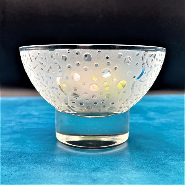 Clear-small-all-purpose-bowl-with-sandblasted- -Squiggle-Dots-Lines-Oh-My-design-side-view