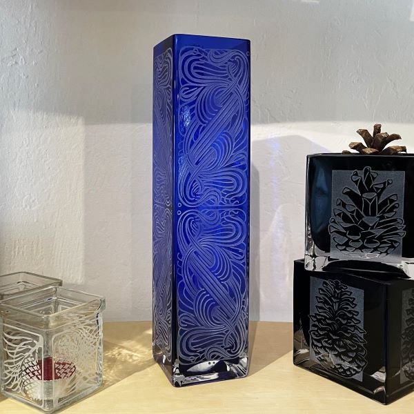    Cobalt-blue-square-vase-with-sandblasted-nouveau-design-with-candleholders