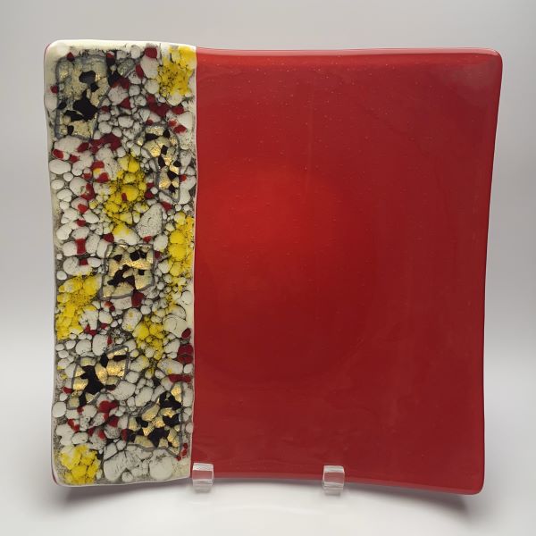 Red-fusion-platter-11x11-Philabaum-at-its-a-blast-glass-tucson