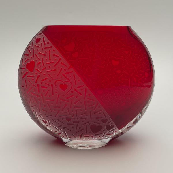Red medium flat round vase sandblasted with Hearts Abound design side view #2