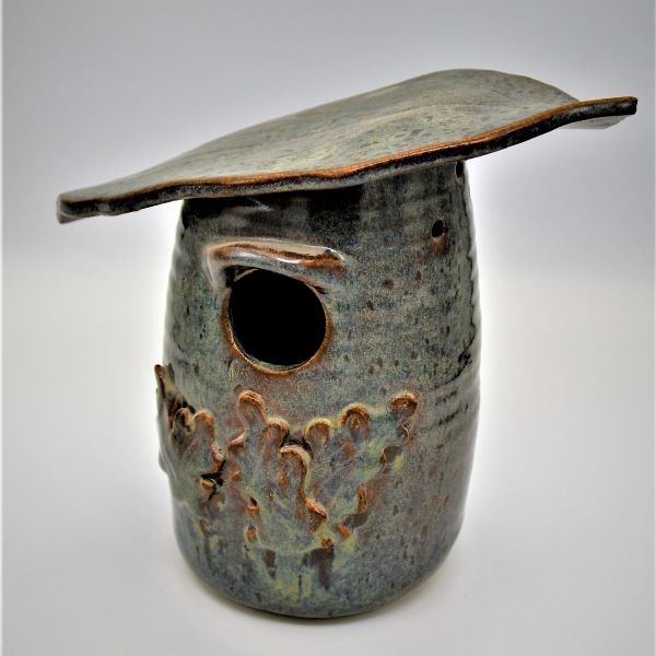 Stoneware Birdhouse with leaves 