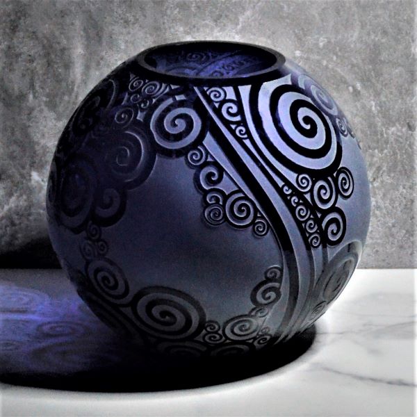Purple-bubble-vase-sandblasted-Spiraling-out-of-Control-design-side-view