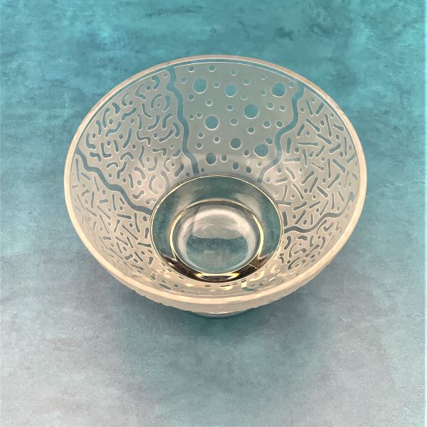 Clear-small-all-purpose-bowl-with-sandblasted- -Squiggle-Dots-Lines-Oh-My-design-overhead-view